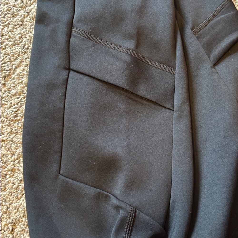 Under Armor Leggings - Picture 4 of 7